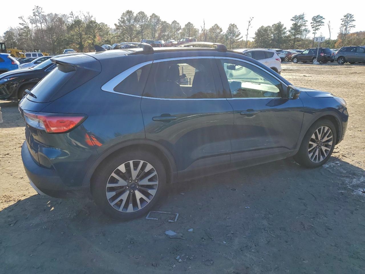 Ford Escape Titanium Image 4