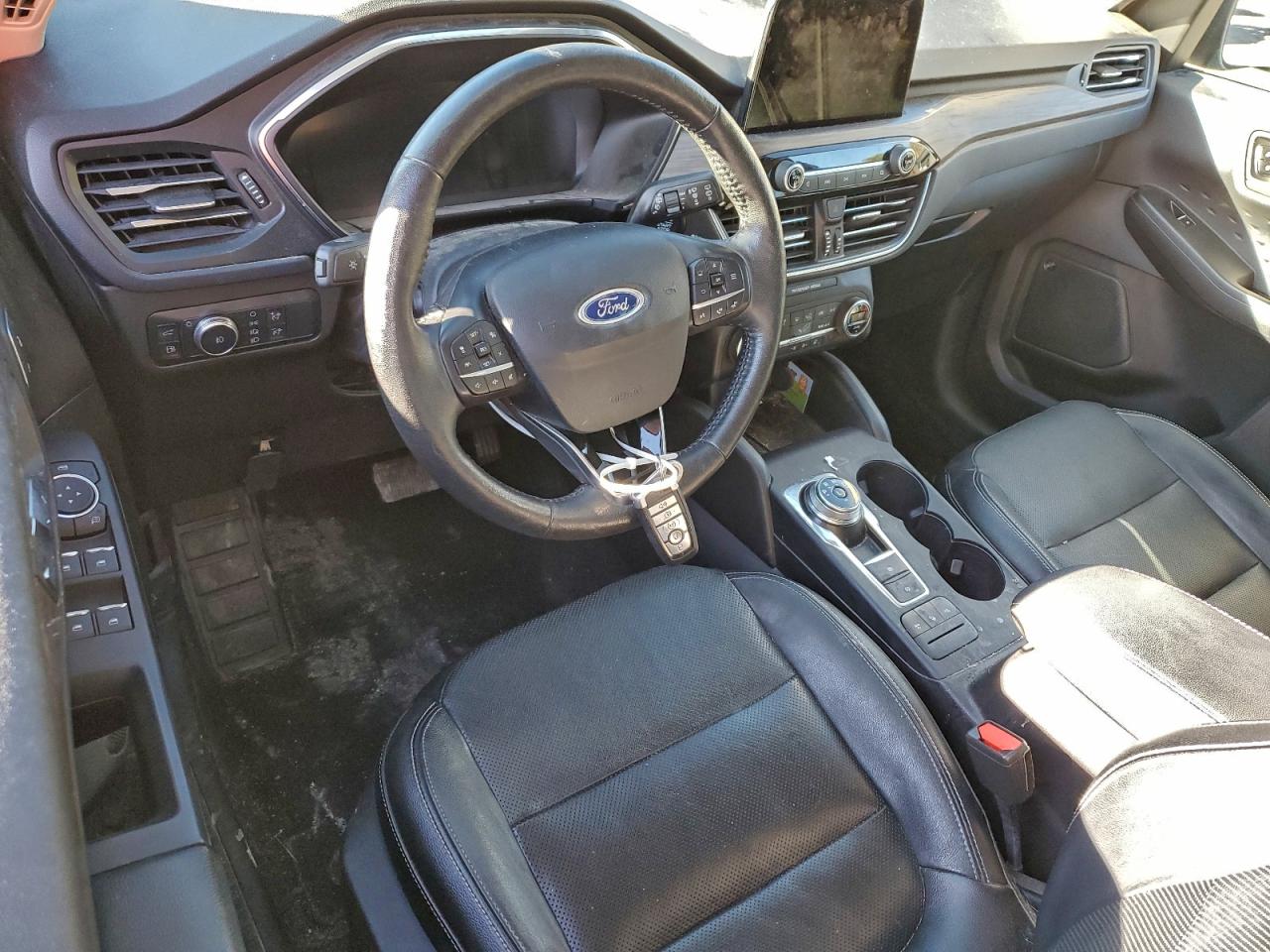 Ford Escape Titanium Image 5