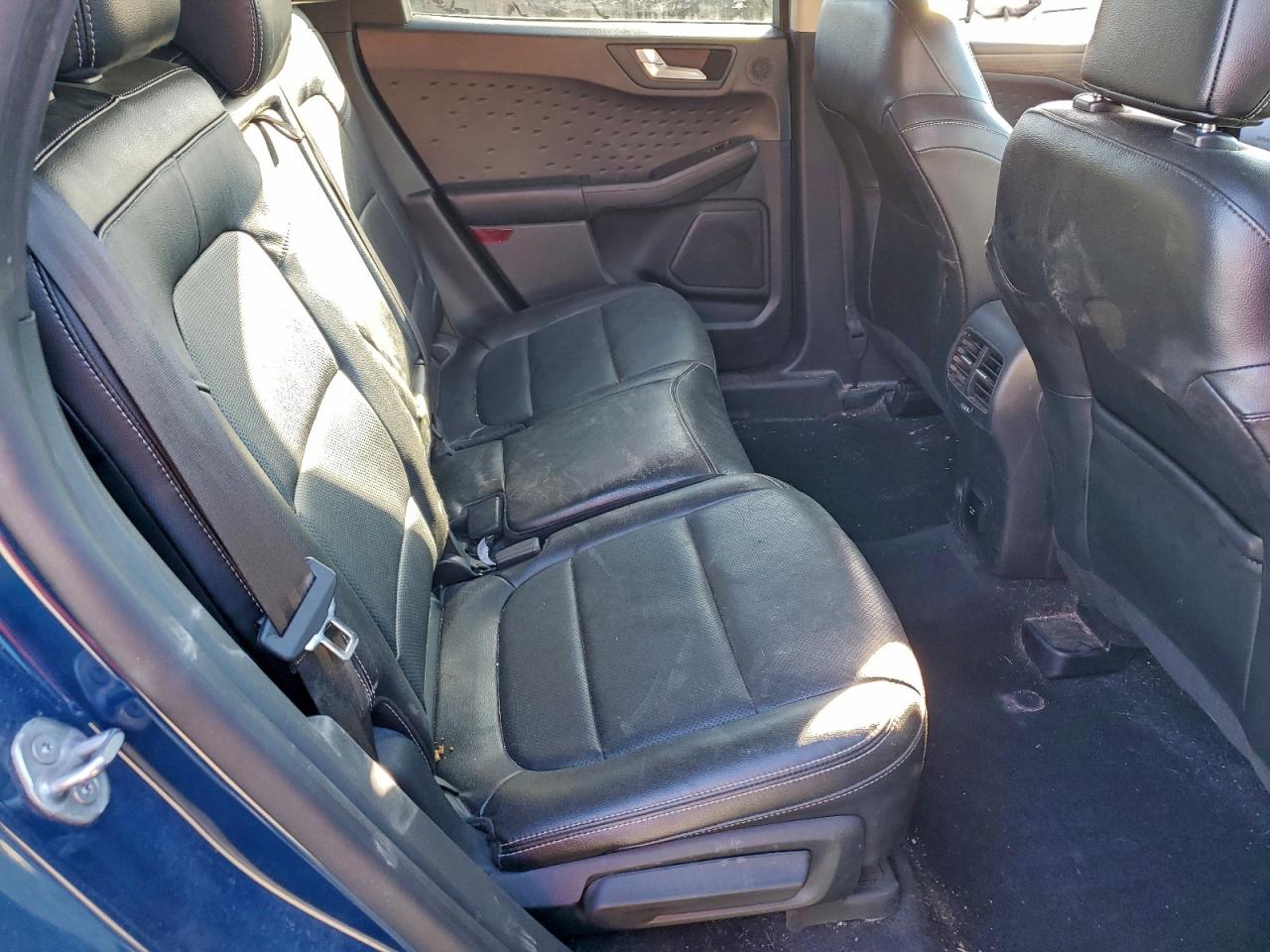 Ford Escape Titanium Image 3