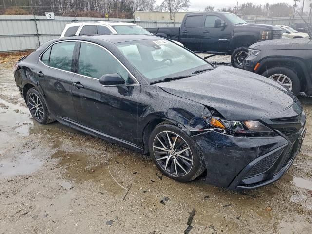 Toyota Camry Se Image 3