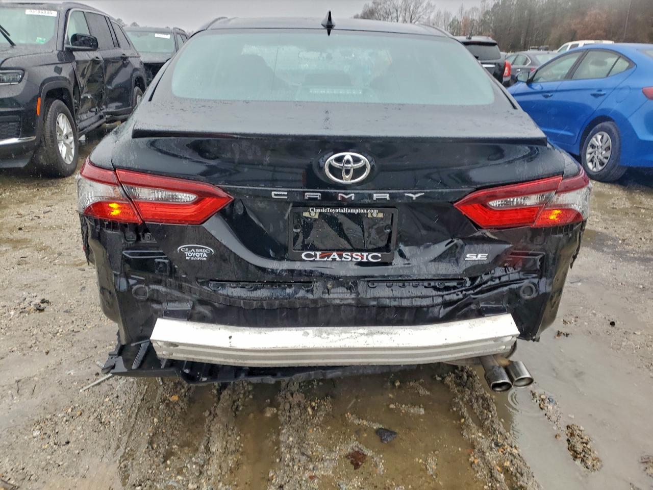 Toyota Camry Se Image 2