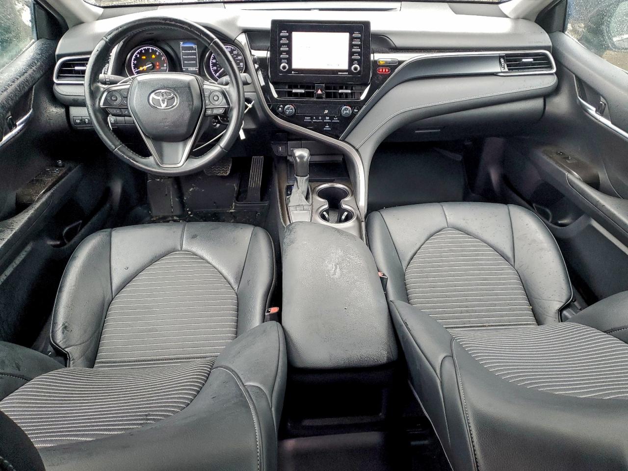 Toyota Camry Se Image 5