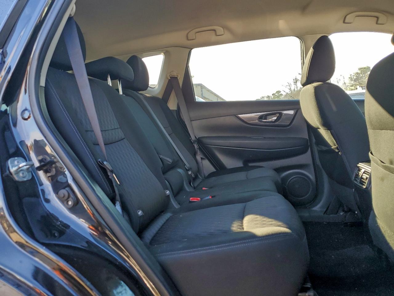 Nissan Rogue S Image 3