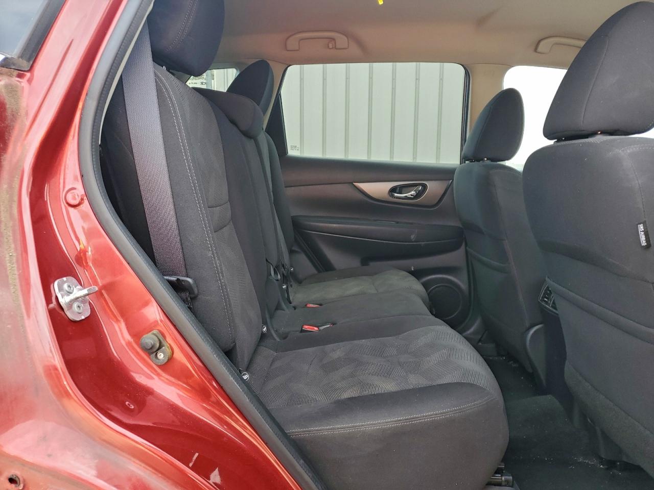 Nissan Rogue S Image 12