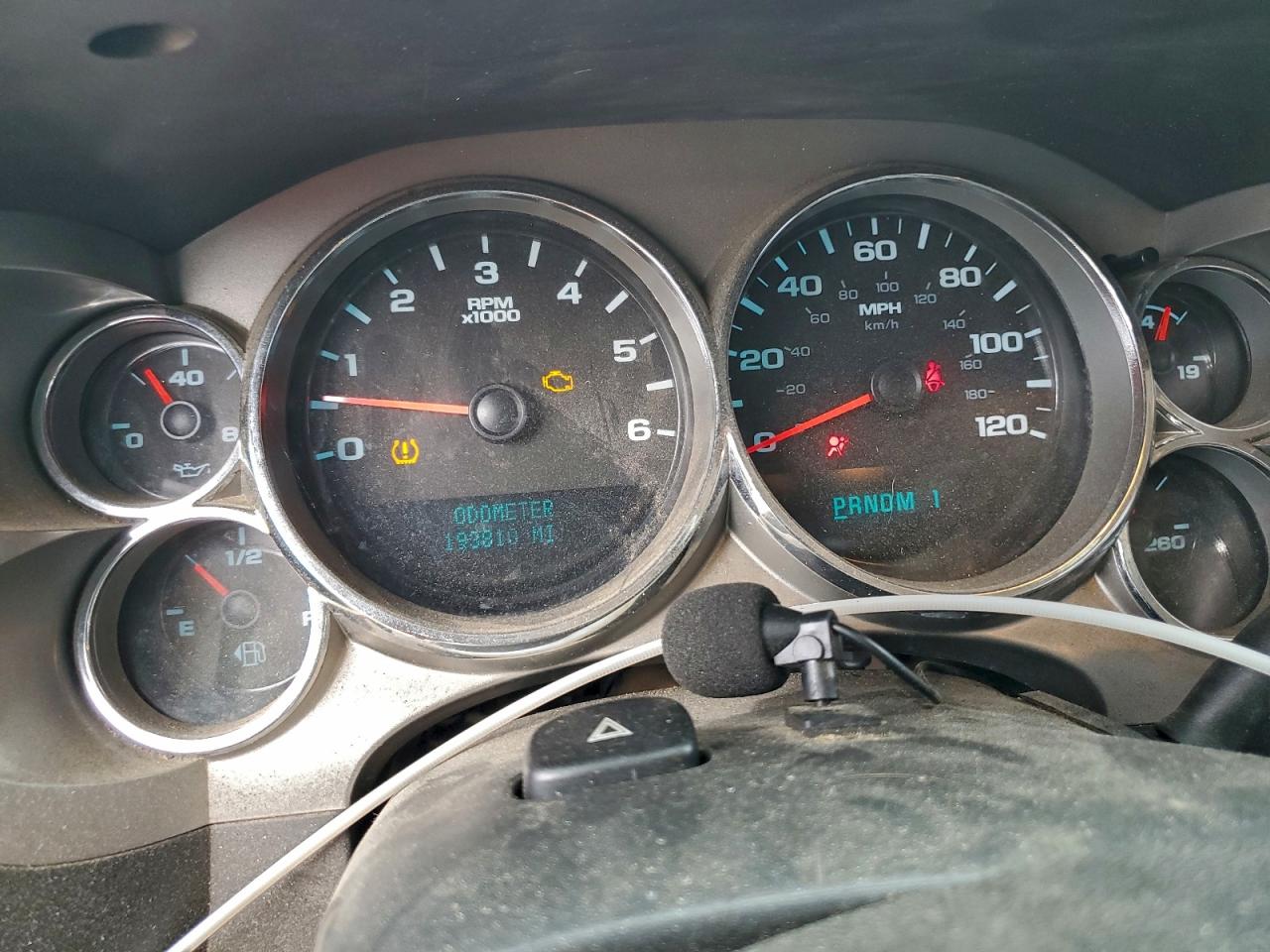 Chevrolet Silverado K2500 Heavy Duty Image 7