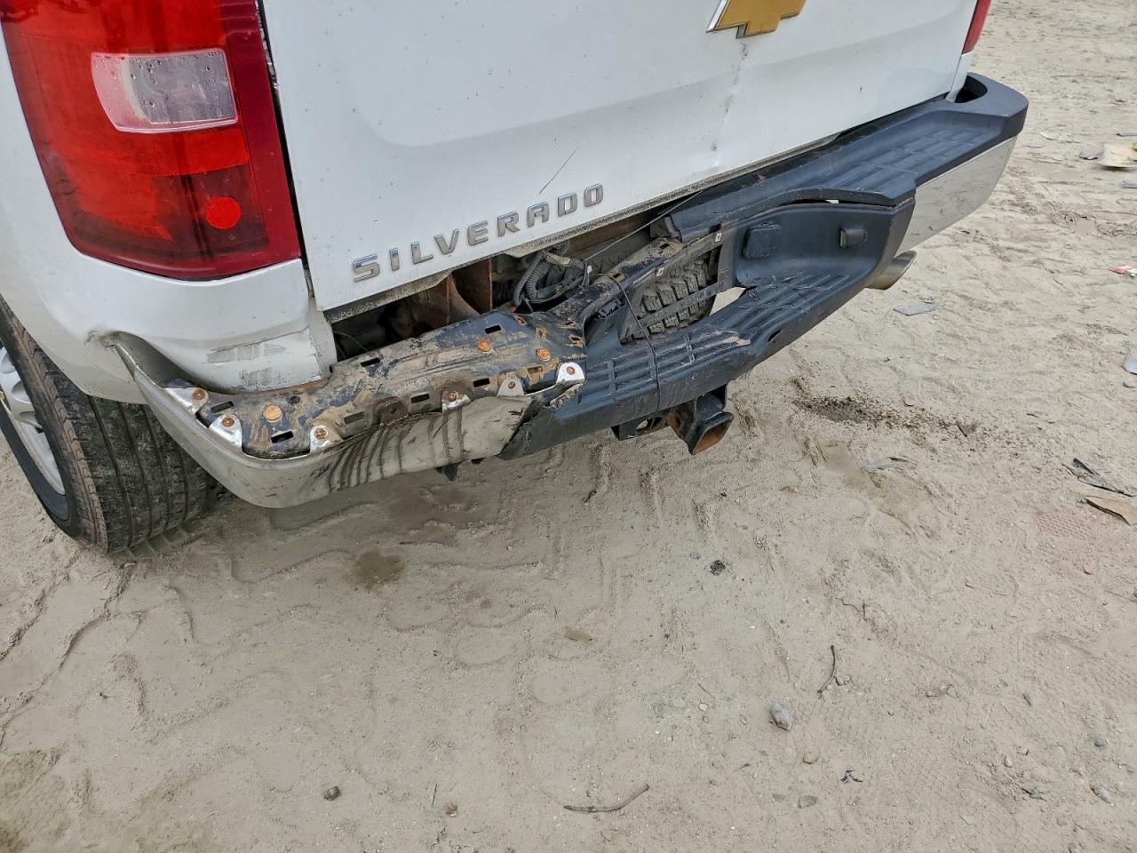 Chevrolet Silverado K2500 Heavy Duty Image 6