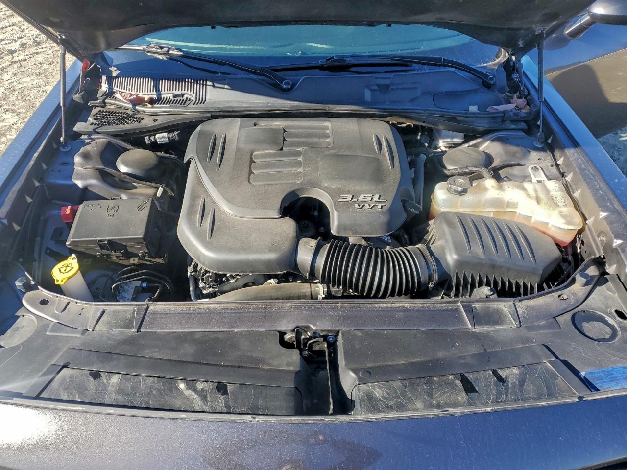 Dodge Challenger Sxt Image 11