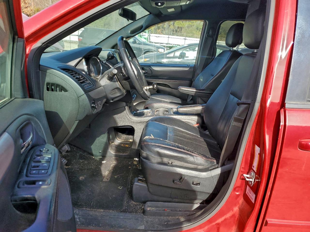 Dodge Caravan R/t Image 13