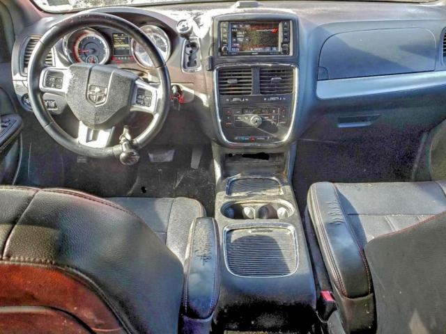 Dodge Caravan R/t Image 10