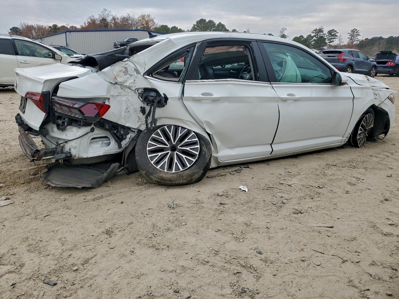 Volkswagen Jetta S Image 7