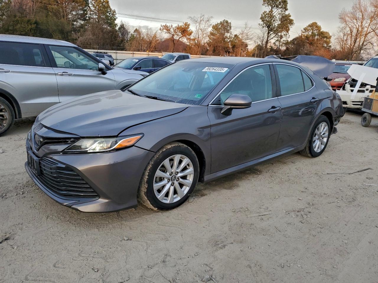 Toyota Camry Le Image 1