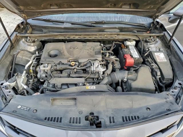 Toyota Camry Le Image 10