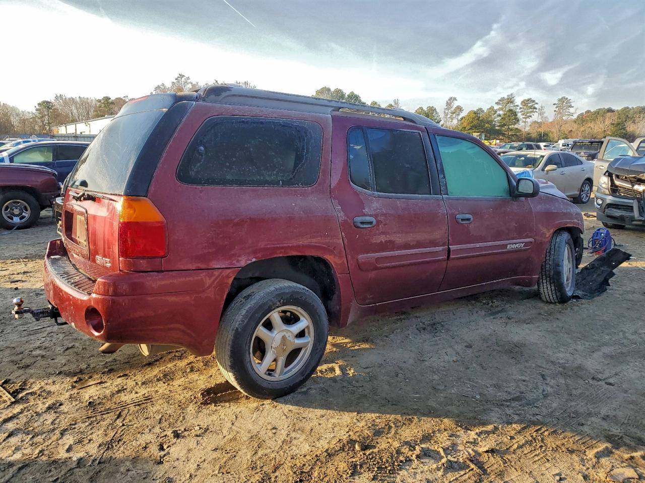 GMC Envoy Xl Image 4