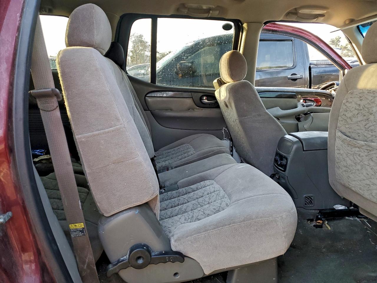 GMC Envoy Xl Image 8