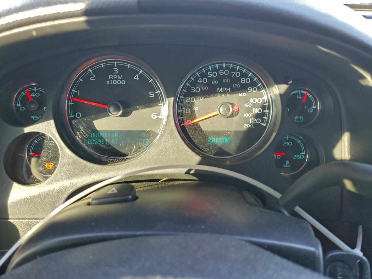 GMC Yukon C1500 Slt Image 9