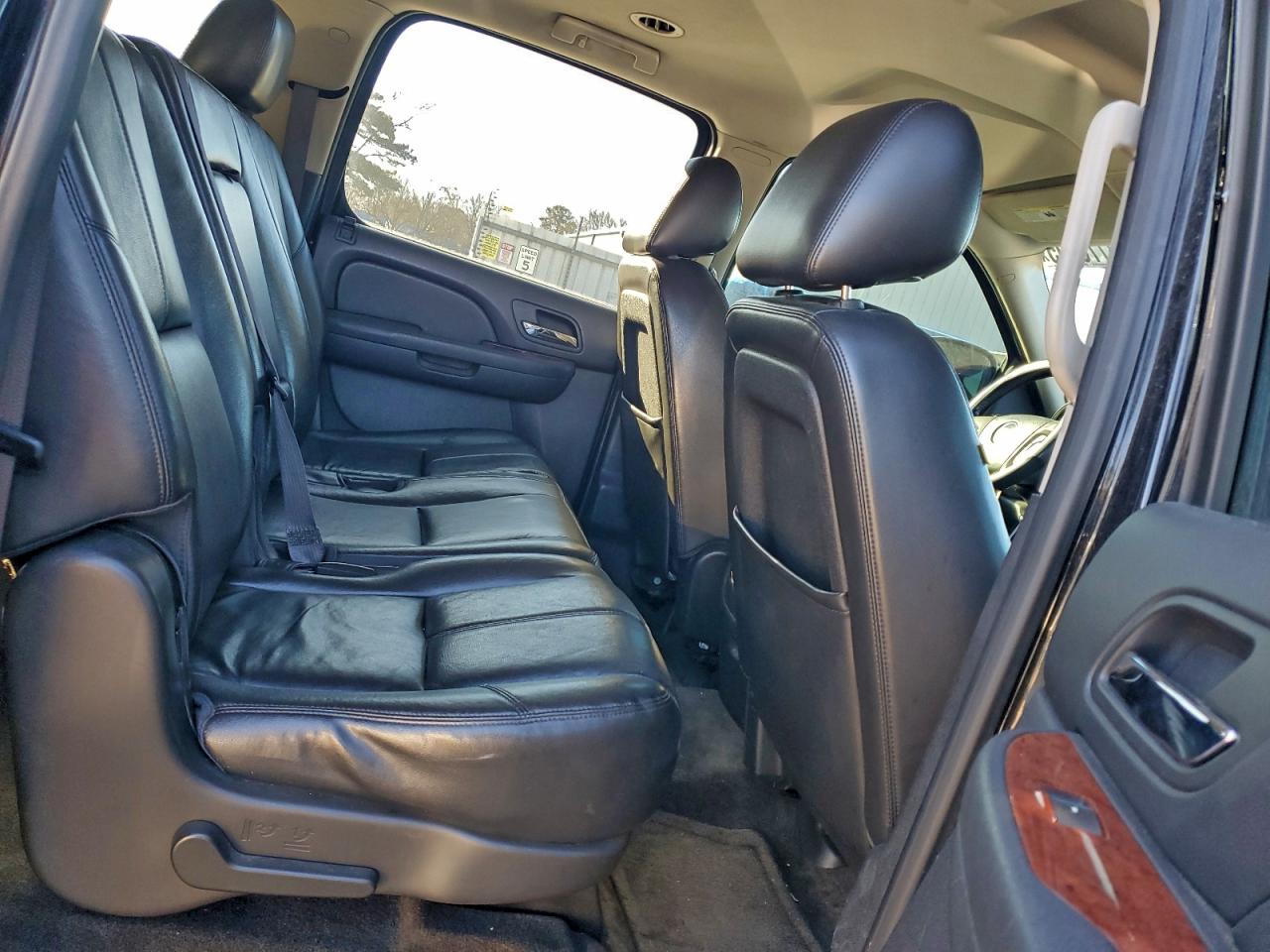 GMC Yukon C1500 Slt Image 12