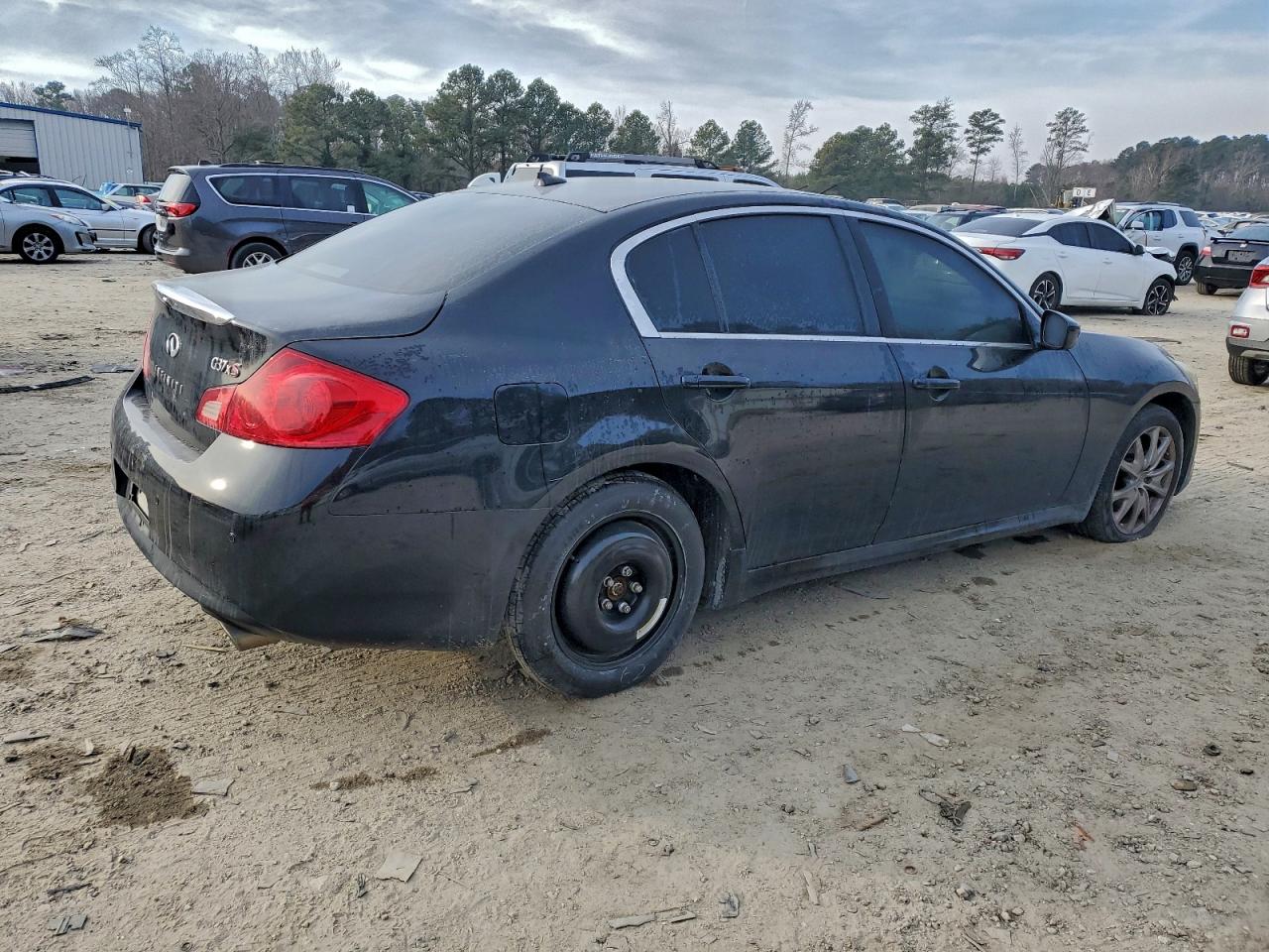 INFINITI G37 Image 2