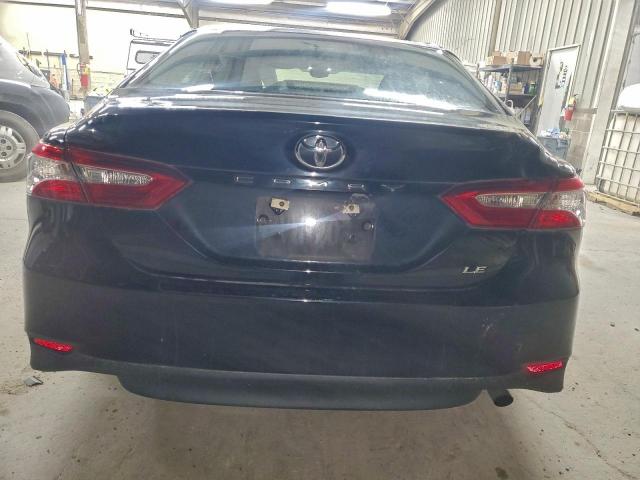 Toyota Camry L Image 8