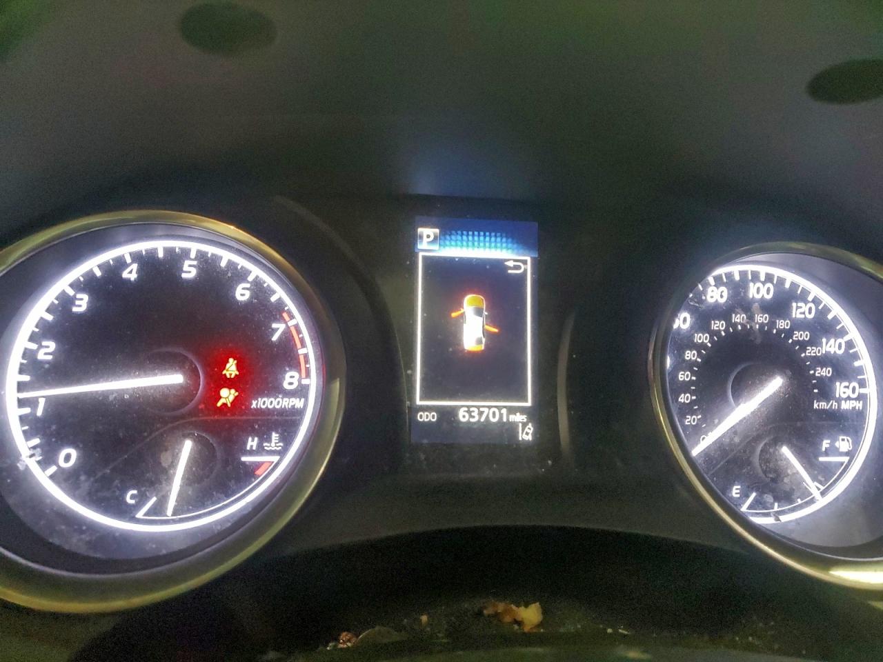 Toyota Camry L Image 11