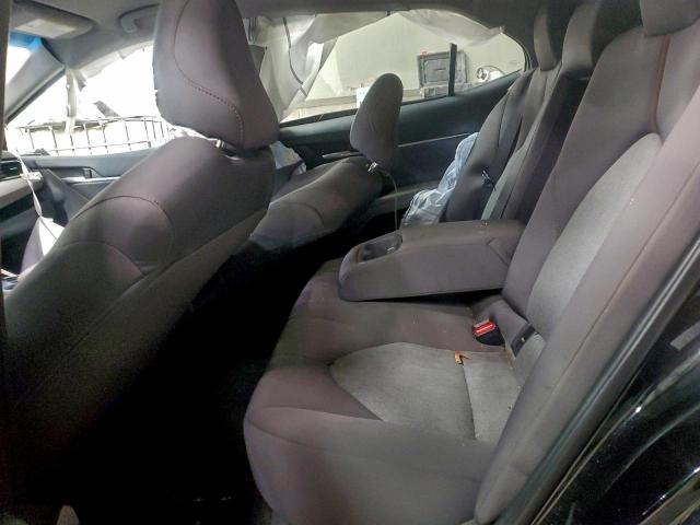 Toyota Camry L Image 9