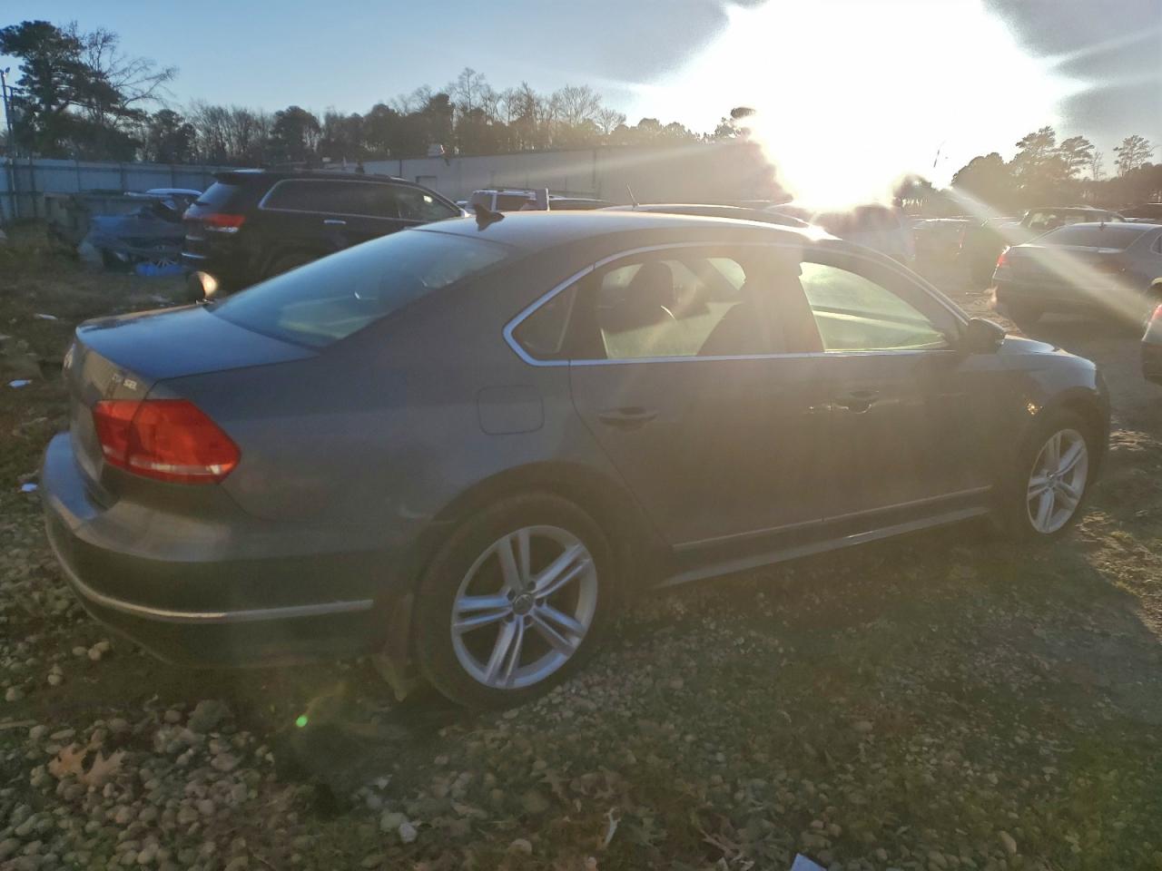 Volkswagen Passat Sel Image 9