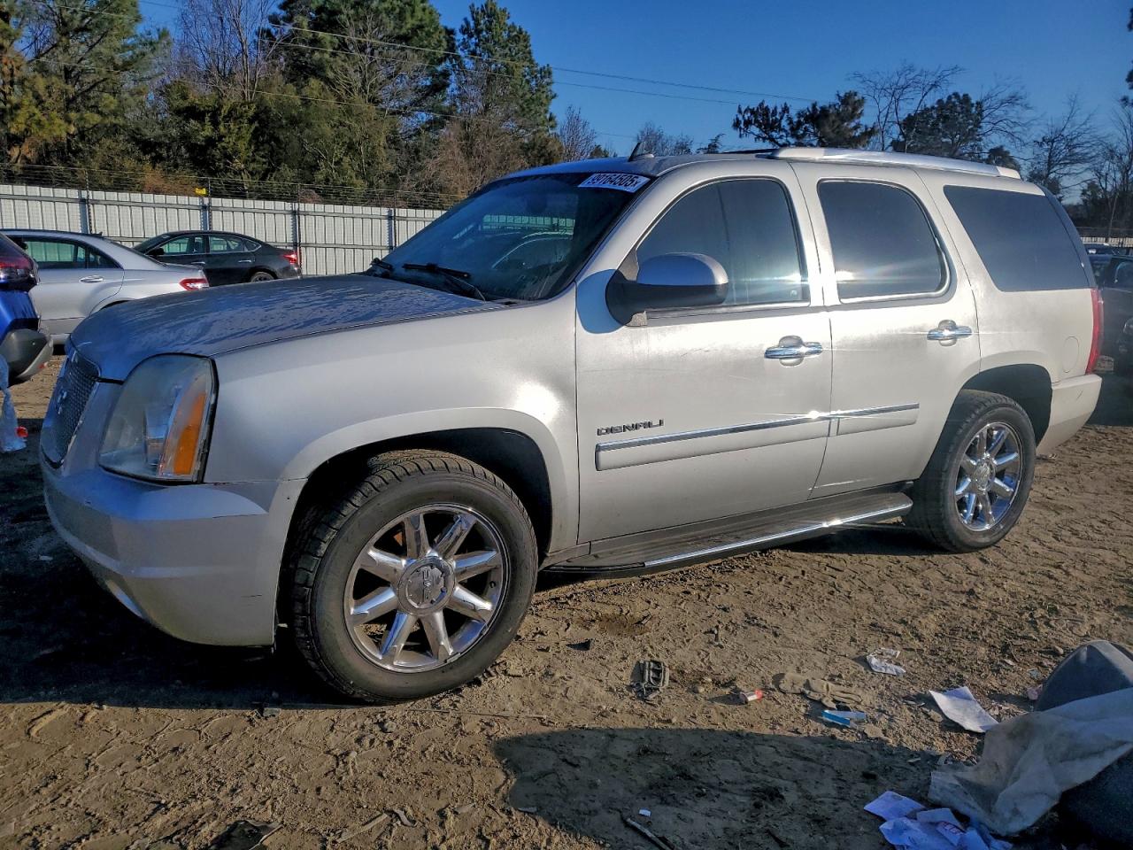 GMC Yukon Denali Image 1