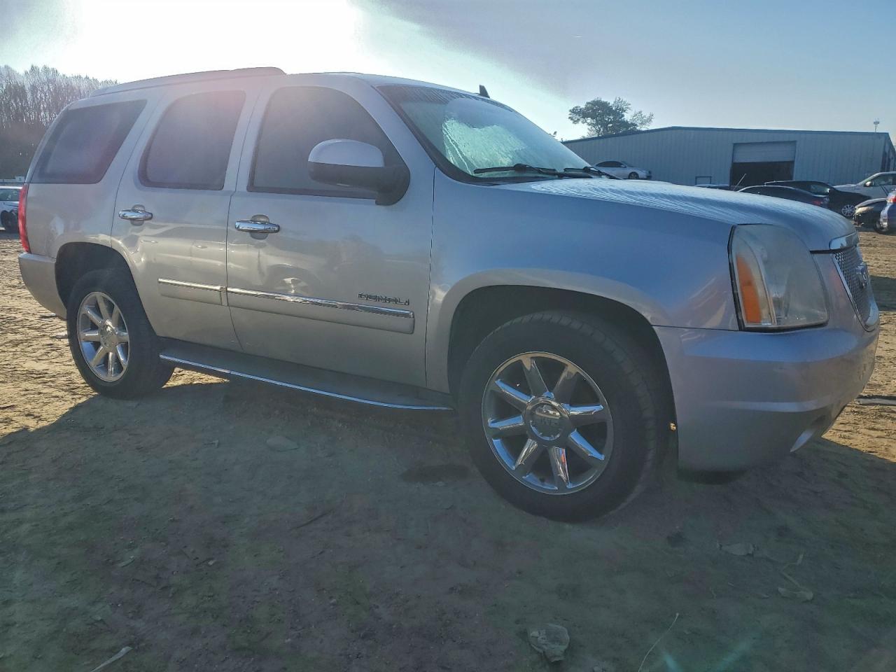 GMC Yukon Denali Image 7