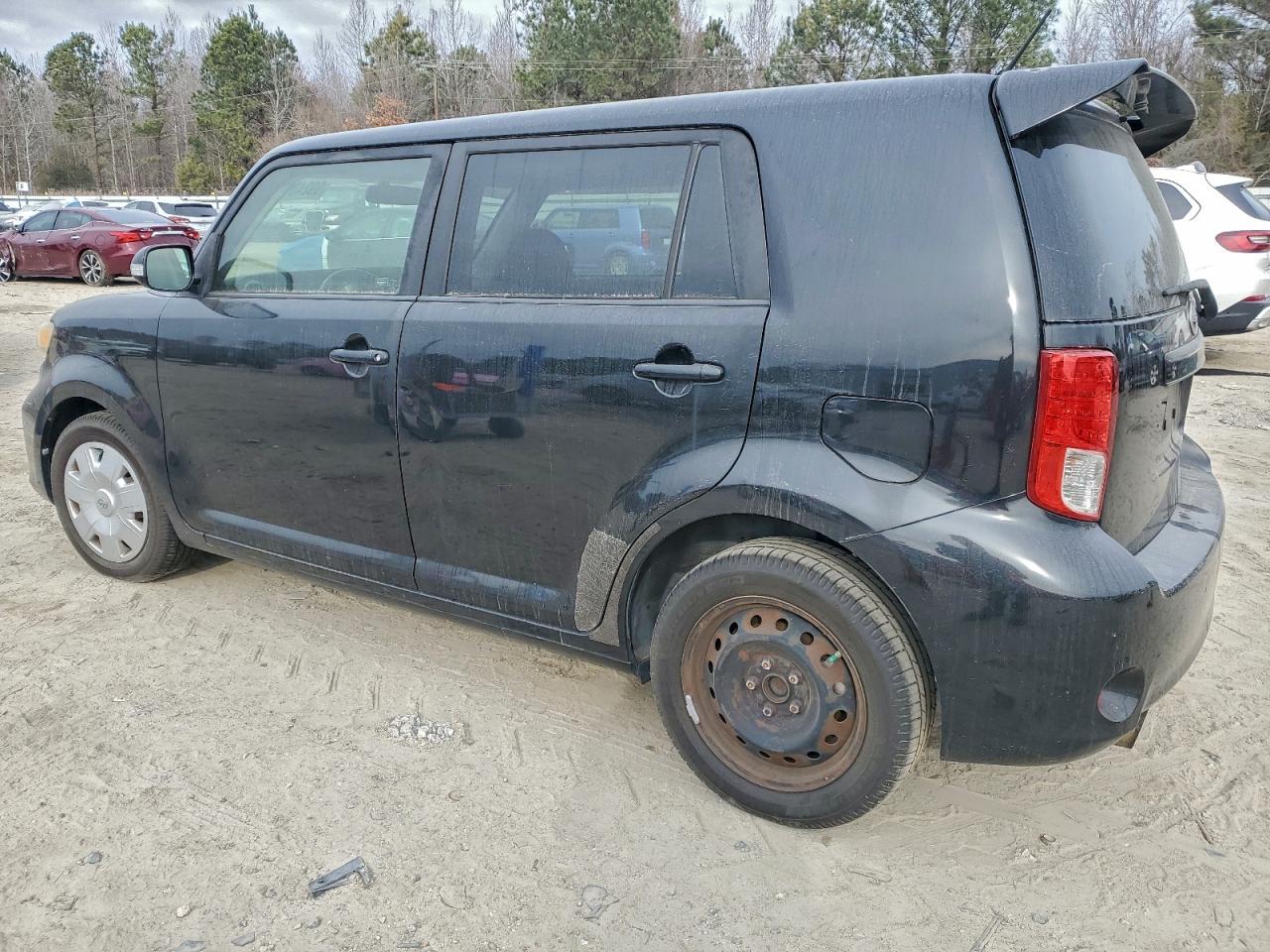 Toyota Scion Image 12