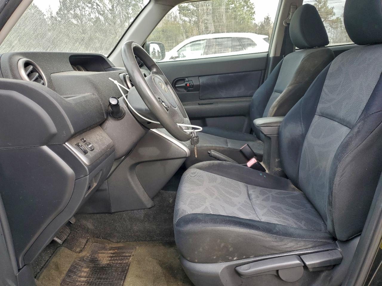 Toyota Scion Image 9