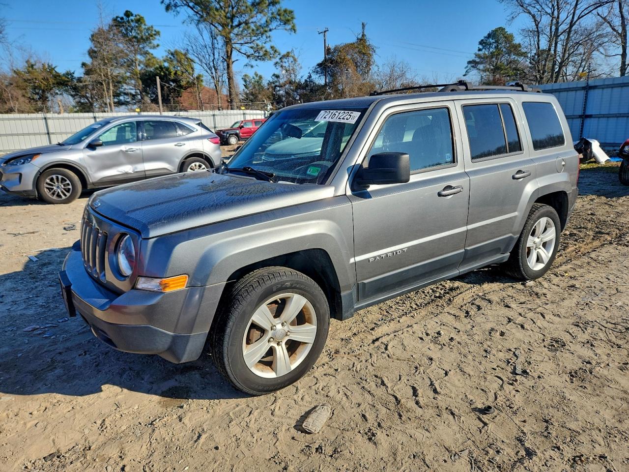 Jeep Patriot Latitude Image 1