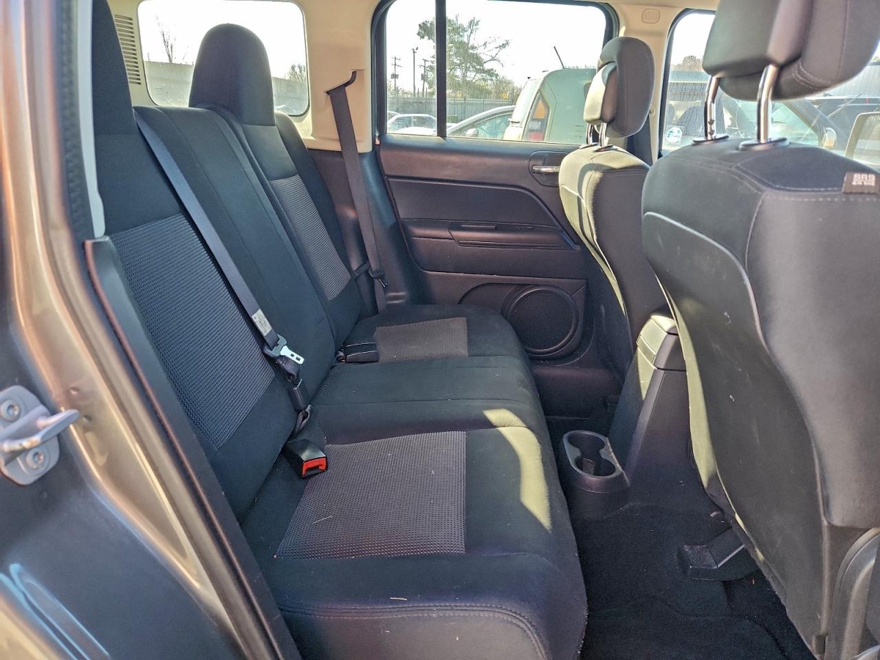 Jeep Patriot Latitude Image 7