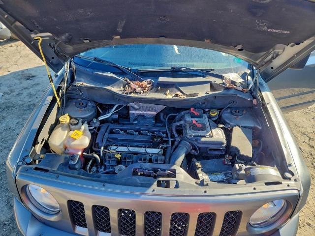 Jeep Patriot Latitude Image 8