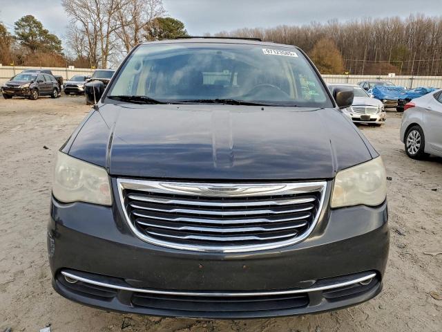 Chrysler Minivan Touring Image 13