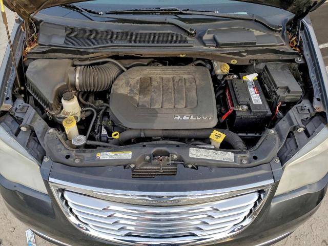 Chrysler Minivan Touring Image 6