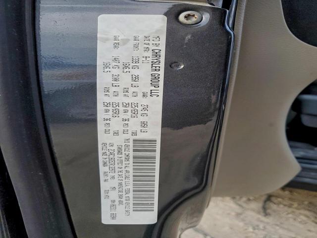 Chrysler Minivan Touring Image 11