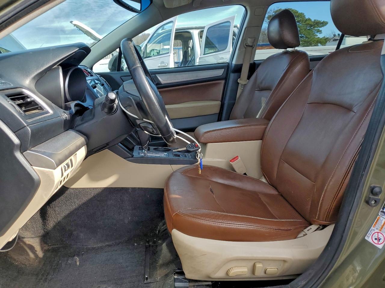 Subaru Outback 2.5i Premium Image 12