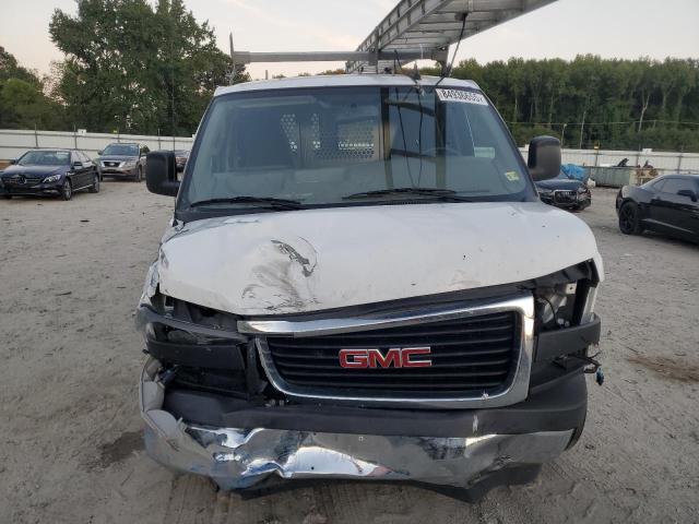 GMC Savana G2500 Image 6